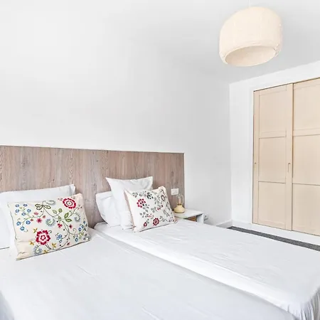 Vakantiehuis Private House With Pool & Garden