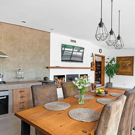 Vakantiehuis Private House With Pool & Garden