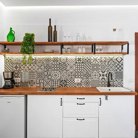 Vakantiehuis Private House With Pool & Garden