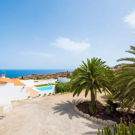 Private House With Pool & Garden Vakantiehuis