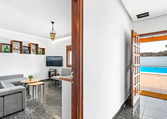 Private House With Pool & Garden *