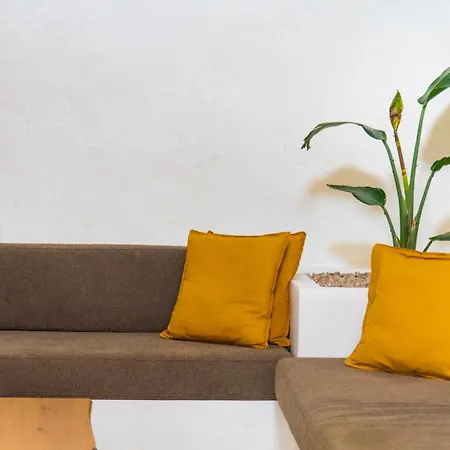 Private House With Pool & Garden 別荘