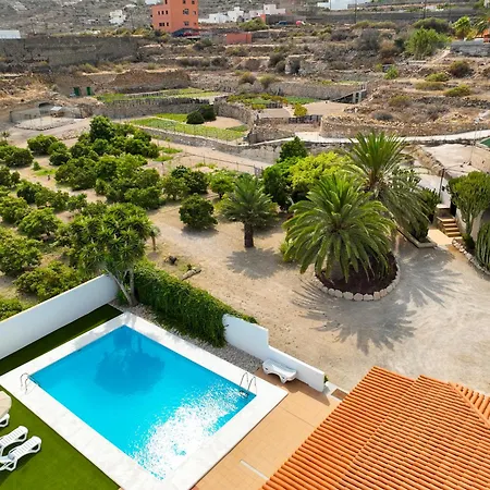 펜션 Private House With Pool & Garden *