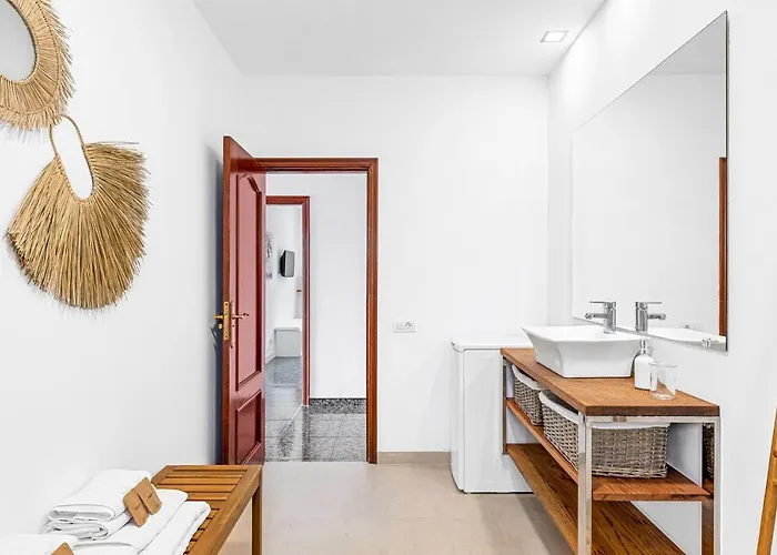 Hébergement de vacances Private House With Pool & Garden *