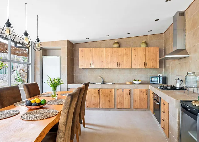 Private House With Pool & Garden *